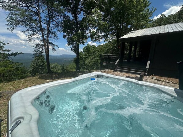 Outdoor spa tub