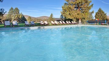 Piscine couverte, piscine chauffée