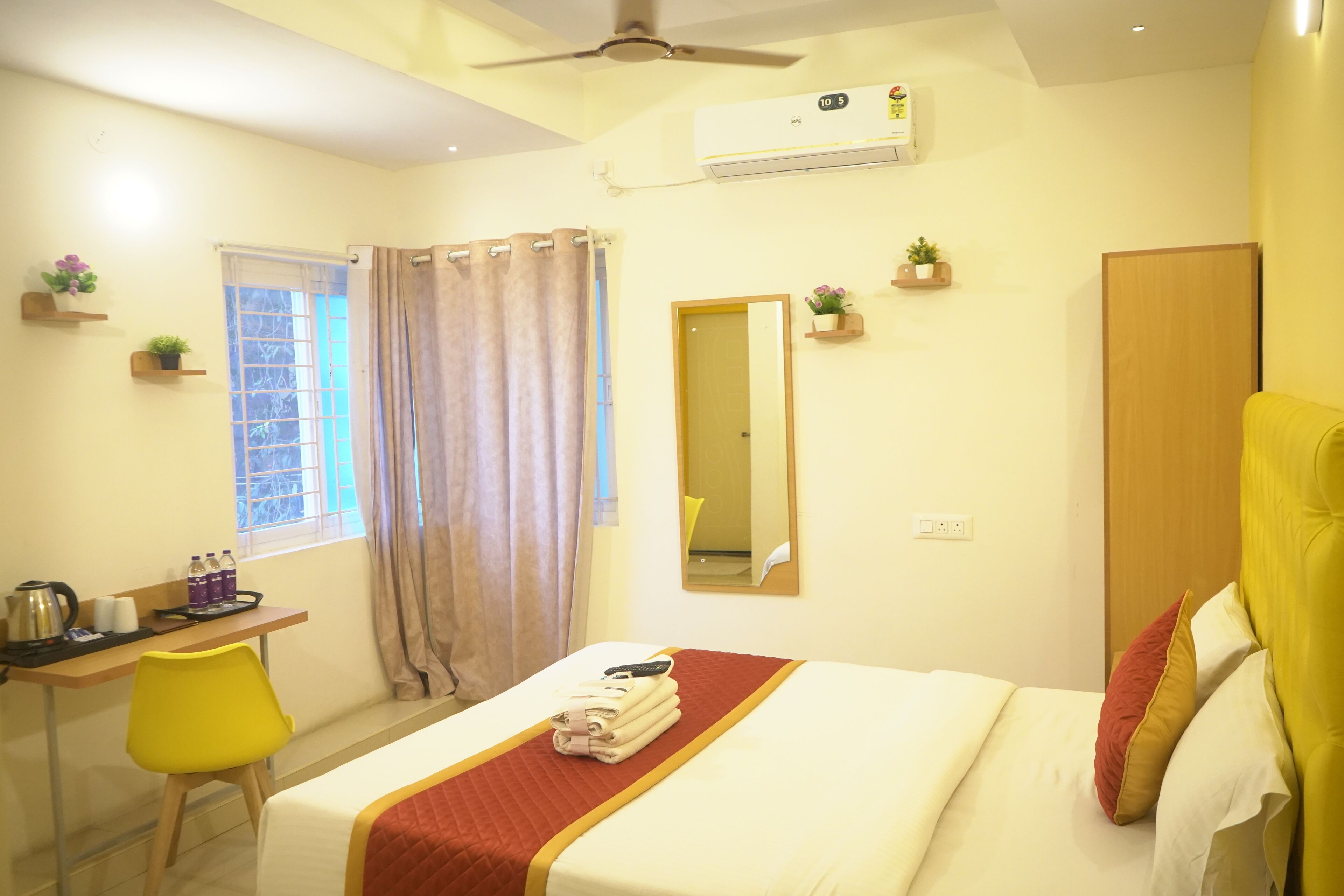 エグゼクティブ ルーム | エジプト綿のシーツ、高級寝具、低反発ベッド、WiFi (無料)