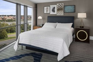 1 bedroom, desk, iron/ironing board, WiFi