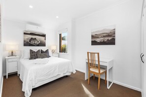 3 habitaciones, escritorio, tabla de planchar con plancha y wifi gratis 