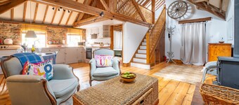 Bella's Barn by Big Skies Cottages