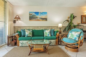 TV connectée, lecteur de DVD, livres