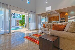 Smart TV, books, offices, printers - Luxury 3BR Villa w/ Pool & Views (Sosúa)