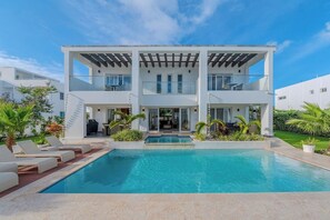 Pool - Luxury 3BR Villa w/ Pool & Views (Sosúa)