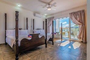 3 chambres, bureau, fer et planche à repasser, lit parapluie