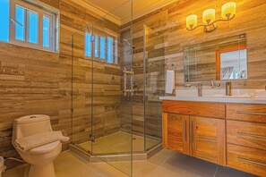 Shower, hair dryer, towels - Luxury 3BR Villa w/ Pool & Views (Sosúa)