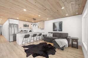 Fernseher, Kamin