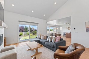 Smart TV, fireplace, video games, DVD player