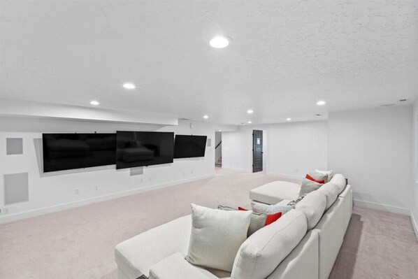 Smart TV, fireplace, video games, DVD player