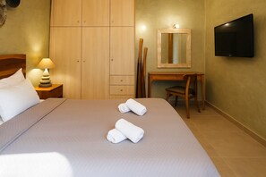 1 bedroom, in-room safe, iron/ironing board, WiFi