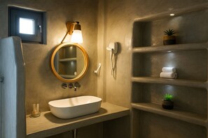 淋浴设施、吹风机、毛巾、肥皂