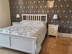 2 bedrooms, WiFi, bed sheets