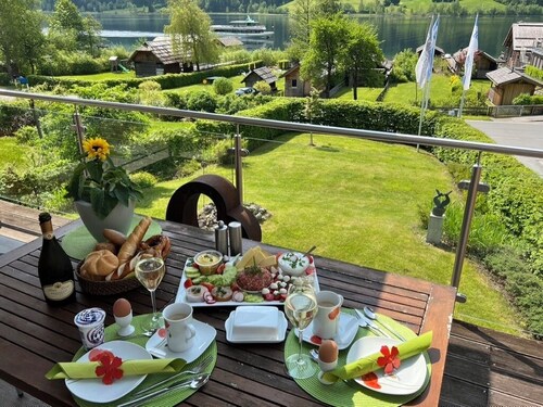 Your very special holiday location - Our FerienSuite DeLuxe LAKA Weissensee