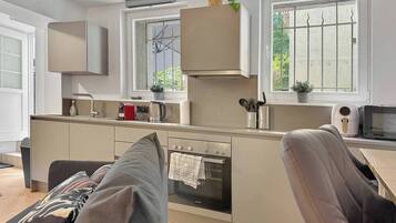 Frigorífic, forn, placa de cuina i rentaplats