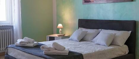 Fer et planche Ă repasser, Wi-Fi, draps fournis