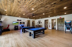 Spielezimmer