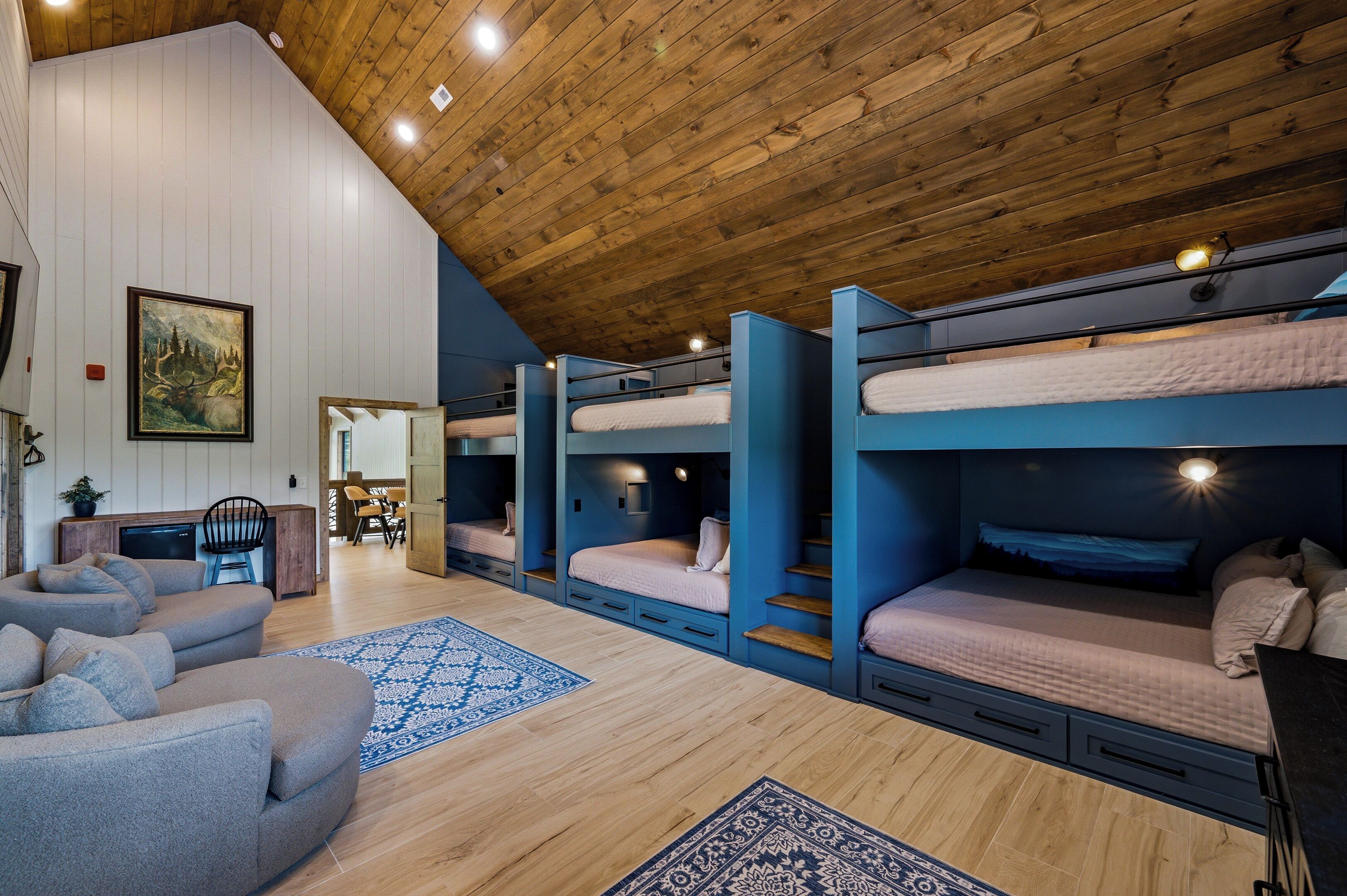 16 bedrooms, Internet