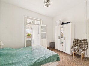 3 chambres, fer et planche à repasser, accès au Wi-Fi (inclus)