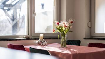 Apartment | Dining