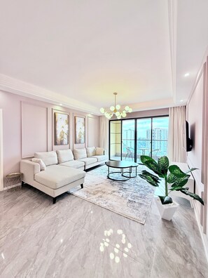 Living area - Luxurious 3-Bedroom Apartment |Balcony | Pool &Gym (Nairobi)