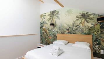 1 habitación, tabla de planchar con plancha y ropa de cama