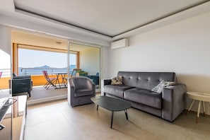 TV - Apt MEDICIS – Sea View, Terrace & Pool (Mandelieu-la-Napoule)