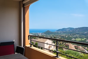 Interior - Apt MEDICIS – Sea View, Terrace & Pool (Mandelieu-la-Napoule)