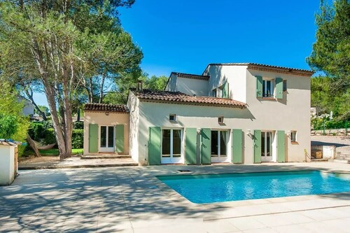 Golf Pont Royal- Villa 4 Chambres avec piscine privée, idéale pour les familles!