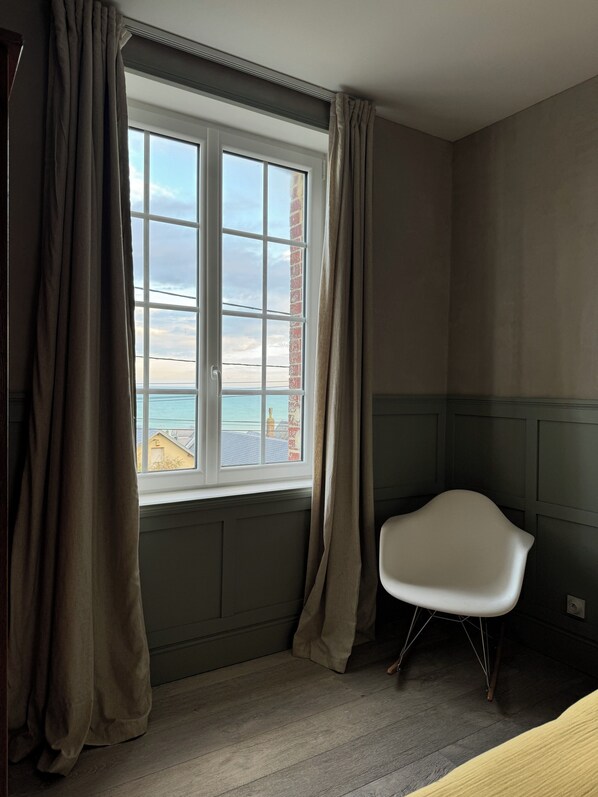 Interior - LA CORDIALITE Apartment 4 Sea View (Ault)