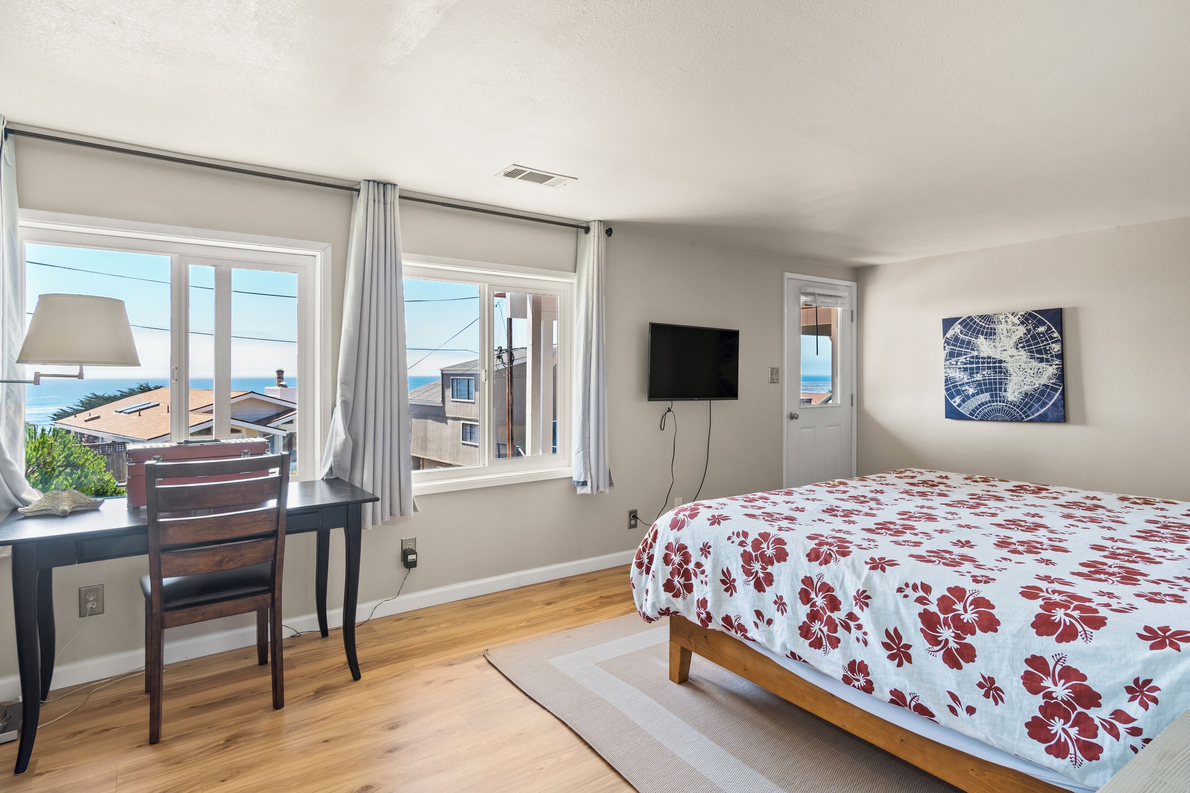 3 slaapkamers, een bureau, een strijkplank/strijkijzer, gratis wifi