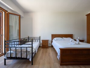 3 Schlafzimmer, Reisekinderbett, kostenloses WLAN