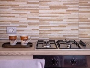 Ofen, Geschirrspüler, Hochstuhl