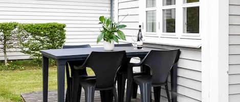 House | Outdoor dining