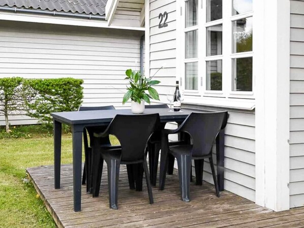 House | Outdoor dining