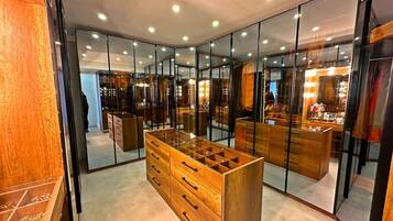 Villa, 6 Bedrooms, Private Pool, Garden View | Interior