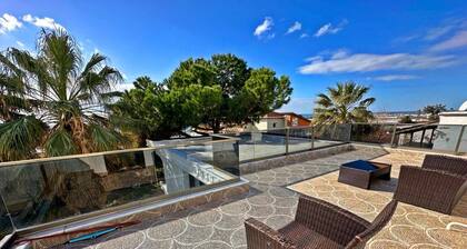 6-room Villa With Private Pool and Garden