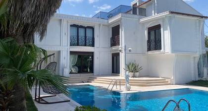 6-room Villa With Private Pool and Garden