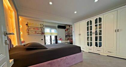 6-room Villa With Private Pool and Garden
