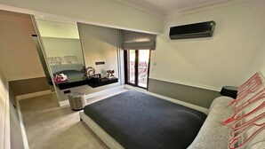Villa, 6 Bedrooms, Private Pool, Garden View