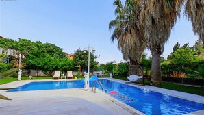 Villa, 6 Schlafzimmer, eigener Pool, Gartenblick | Pool | Außenpool