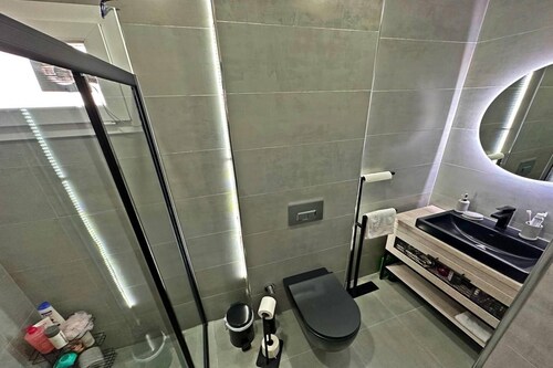 6-room Villa With Private Pool and Garden