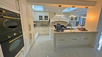 Villa - 6 sovrum - privat pool - utsikt mot trädgården | Tvätt