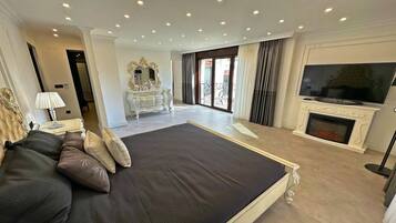 Villa, 6 Bedrooms, Private Pool, Garden View | 6 bedrooms