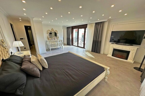 Villa, 6 chambres, piscine privée, vue sur le jardin | 6 chambres