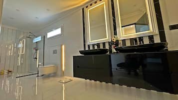 Villa, 6 Bedrooms, Private Pool, Garden View | Bathroom