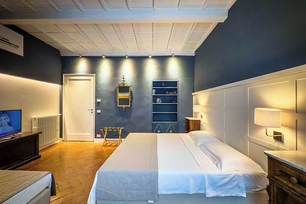 Kamar Triple Comfort | Minibar, meja kerja, dan Wi-Fi gratis