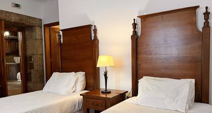 Nomad s Country - Cimo de Vila The Poolside Haven