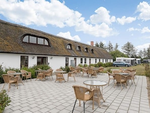 House | Outdoor dining