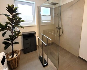 Apartment | Bathroom